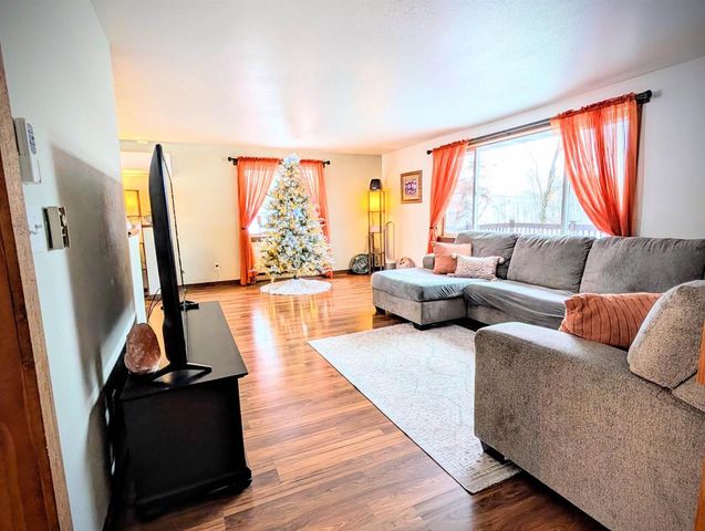 5486 Green River Road, Fennimore, WI 53809