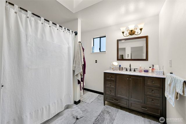 6710 Deer Lane, Anacortes, WA 98221
