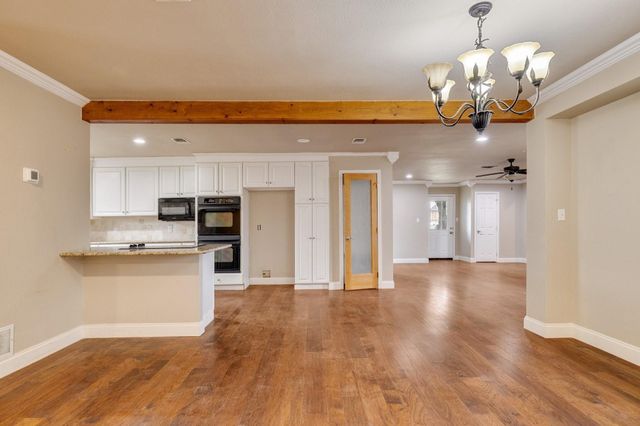 102 Bowie Cove, Gainesville, TX 76240