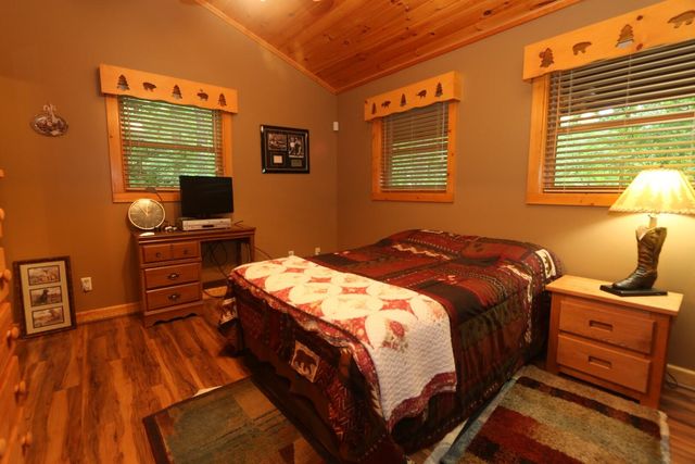 351 Warrior Ridge Way, Cosby, TN 37722
