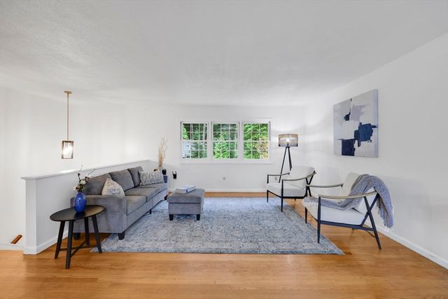 210 Strong St, Amherst, MA 01002