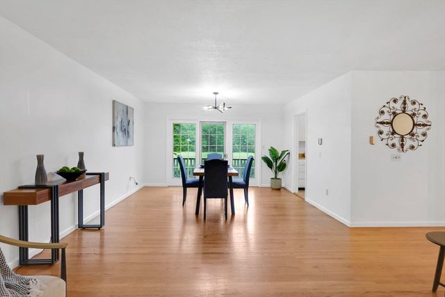 210 Strong St, Amherst, MA 01002