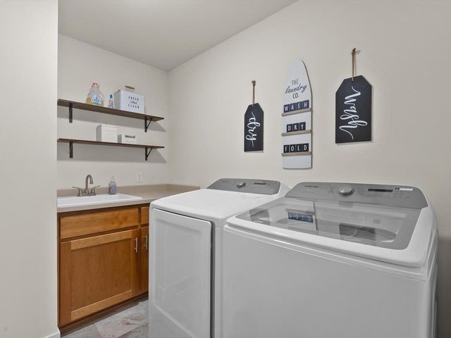 558 Pickett St STREET, Plymouth, WI 53073