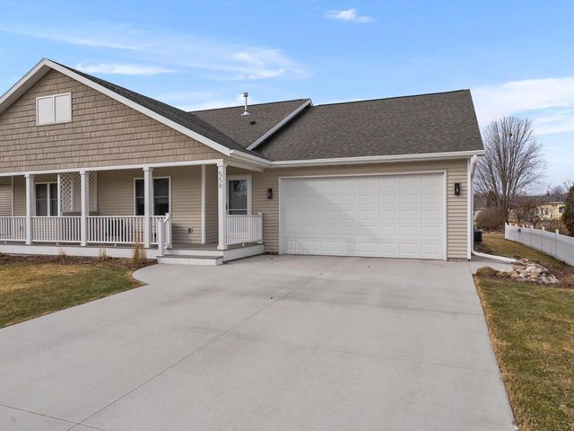 558 Pickett St STREET, Plymouth, WI 53073