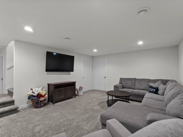 558 Pickett St STREET, Plymouth, WI 53073