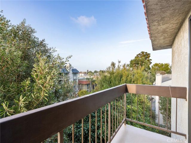 8180 Manitoba Street 302, Playa Del Rey, CA 90293