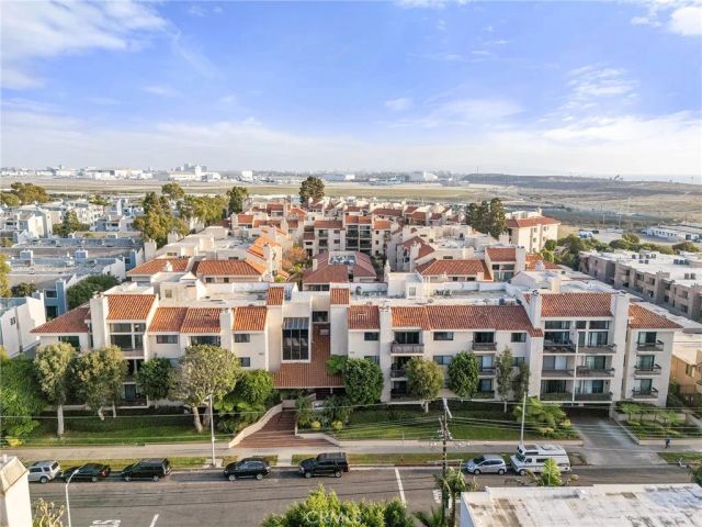 8180 Manitoba Street 302, Playa Del Rey, CA 90293