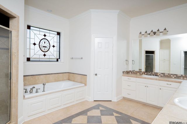 13717 Earls Ct, Saint George, LA 70810