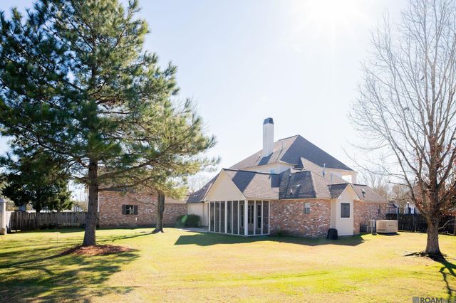 13717 Earls Ct, Saint George, LA 70810