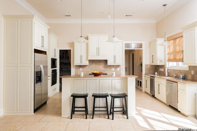 13717 Earls Ct, Saint George, LA 70810