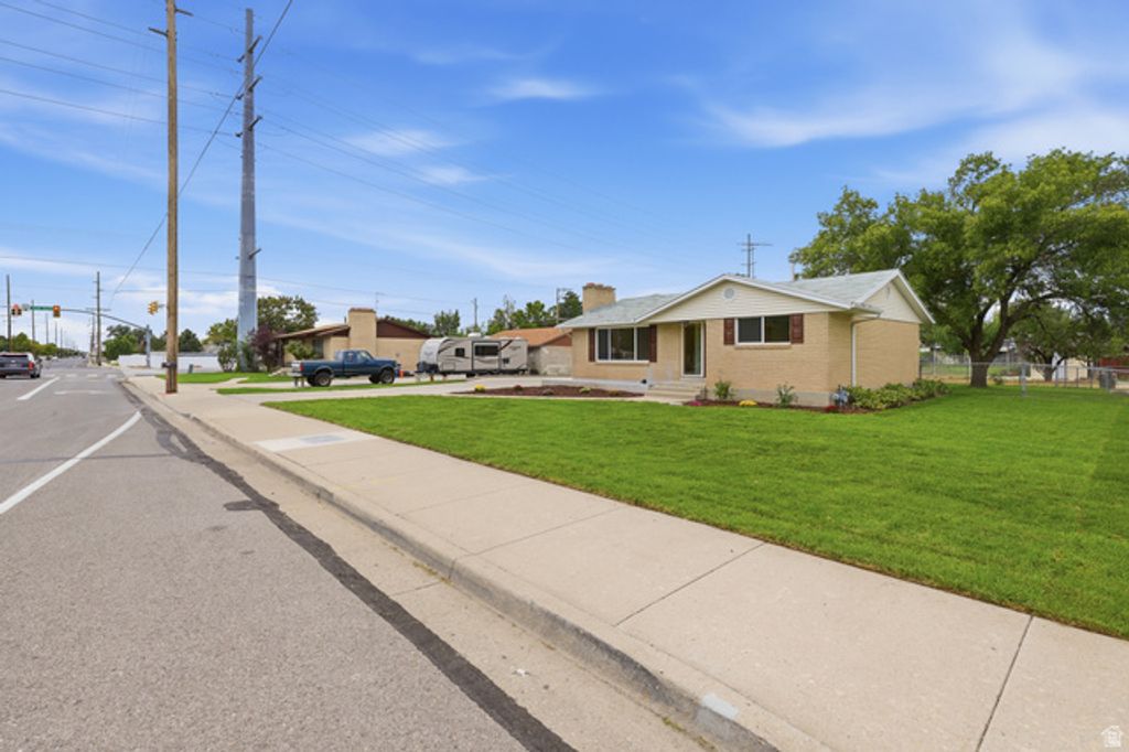 6978 S 2700 W, West Jordan, UT 84084 — photo 4