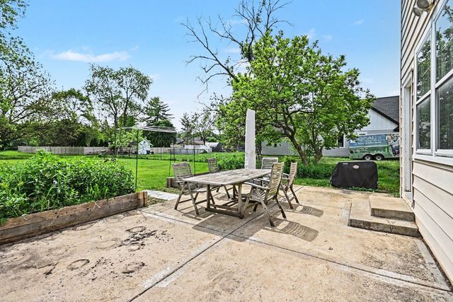 8901 Elm Avenue, Burr Ridge, IL 60527