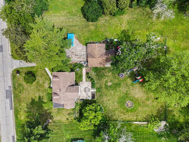 8901 Elm Avenue, Burr Ridge, IL 60527