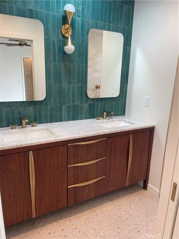 536 1st, Manhattan Beach, CA 90266