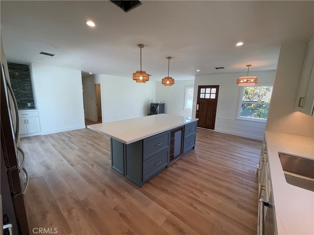 536 1st, Manhattan Beach, CA 90266