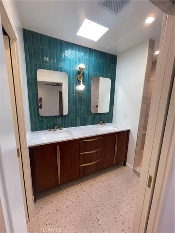 536 1st, Manhattan Beach, CA 90266