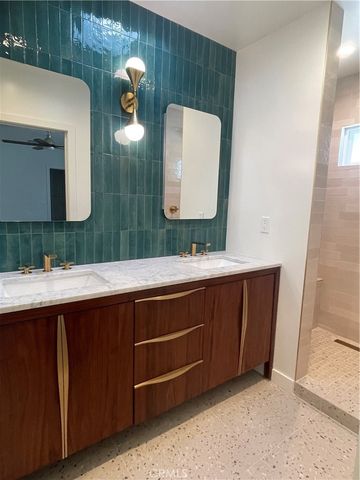 536 1st, Manhattan Beach, CA 90266