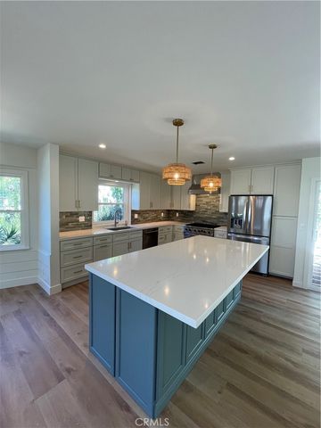 536 1st, Manhattan Beach, CA 90266