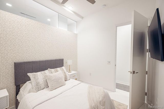 400 S Old Woodward Avenue 306, Birmingham, MI 48009