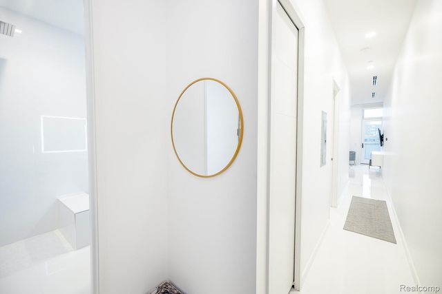 400 S Old Woodward Avenue 306, Birmingham, MI 48009