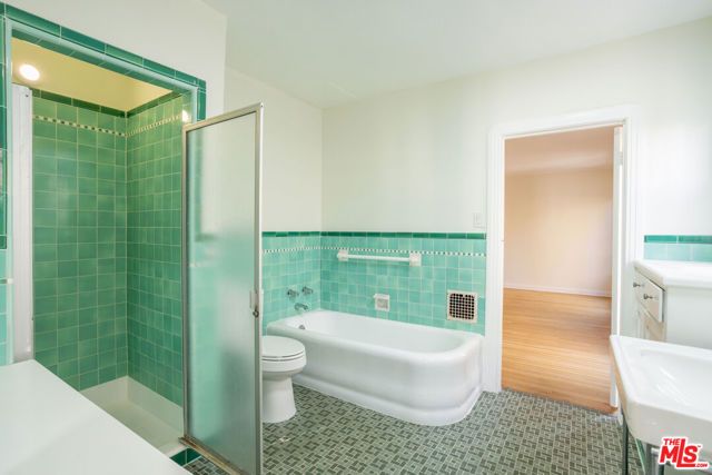 165 S Mansfield Avenue, Los Angeles, CA 90036