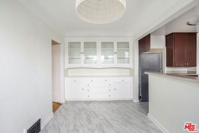 165 S Mansfield Avenue, Los Angeles, CA 90036