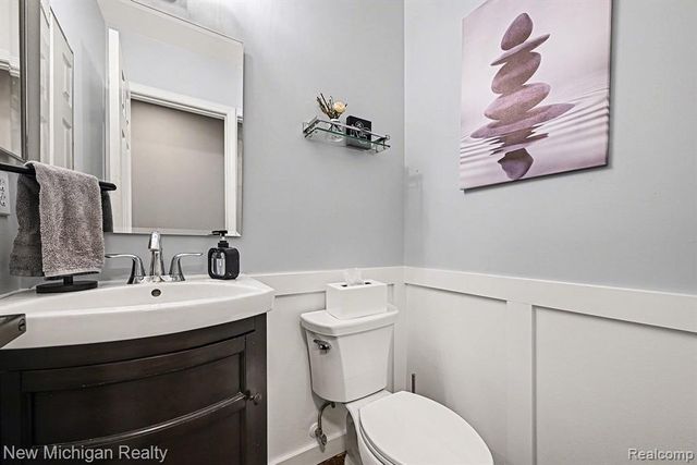 6612 Ashley Court, Waterford, MI 48327