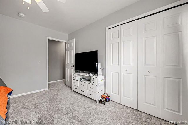 6612 Ashley Court, Waterford, MI 48327