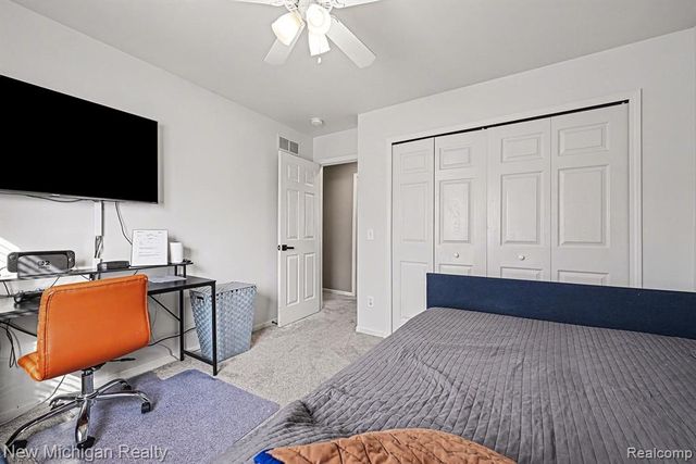 6612 Ashley Court, Waterford, MI 48327