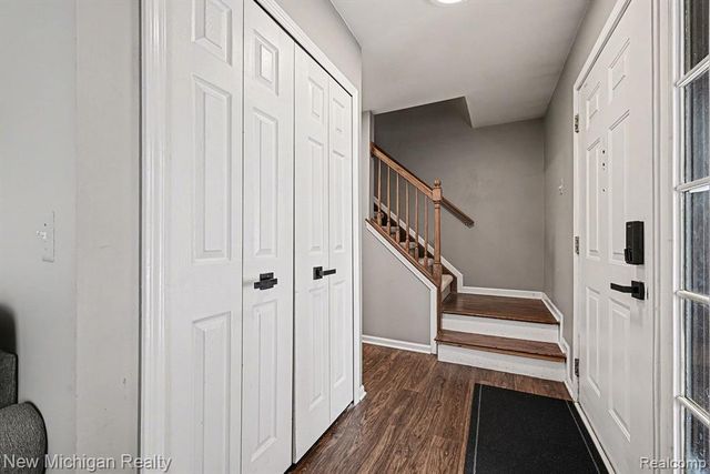 6612 Ashley Court, Waterford, MI 48327