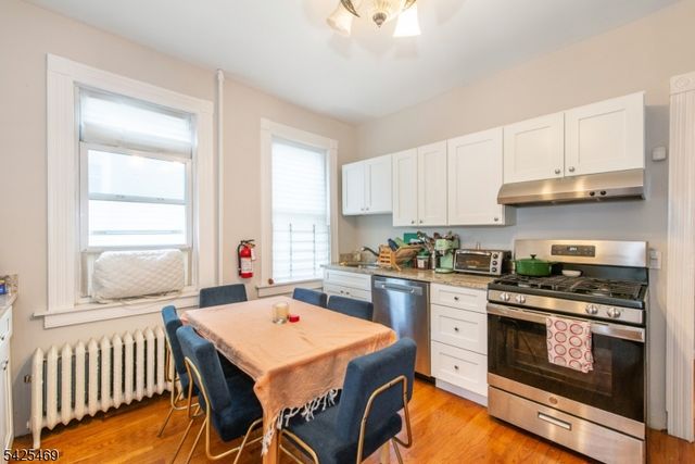 157 Walnut St 2, Montclair Twp., NJ 07042