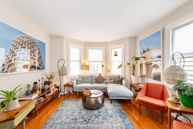 157 Walnut St 2, Montclair Twp., NJ 07042