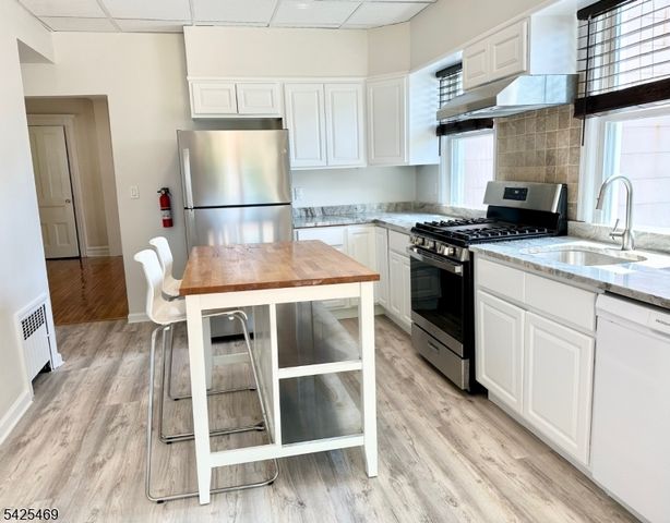 157 Walnut St 2, Montclair Twp., NJ 07042