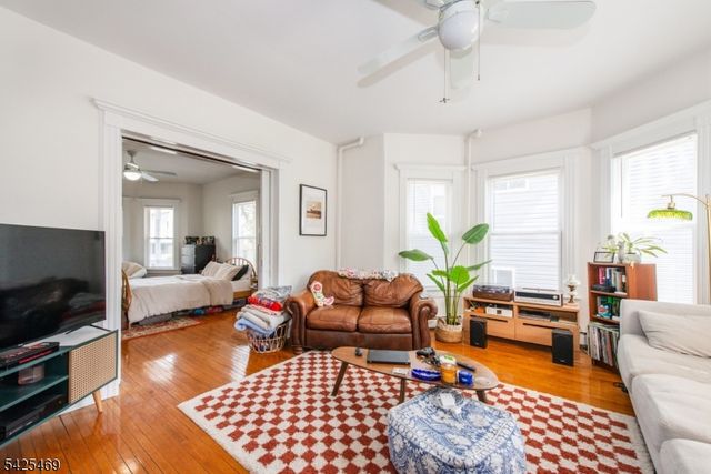 157 Walnut St 2, Montclair Twp., NJ 07042