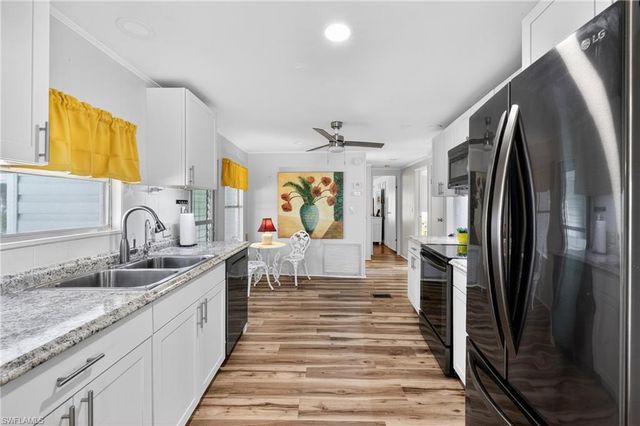 603 Pine Grove CT, North Fort Myers, FL 33917