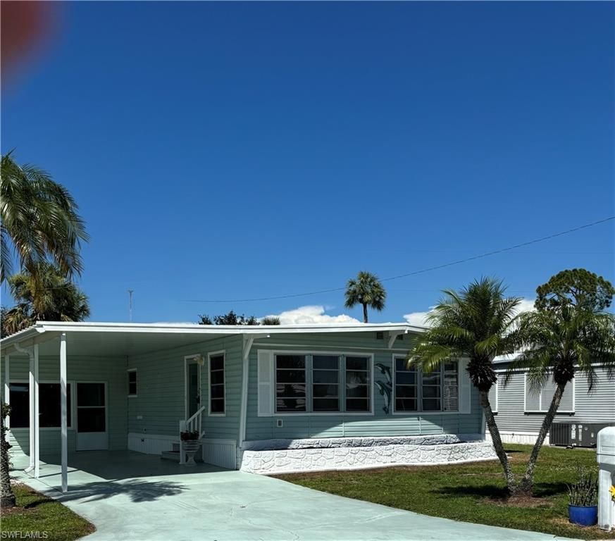 603 Pine Grove CT, NORTH FORT MYERS, FL 33917 — photo 2