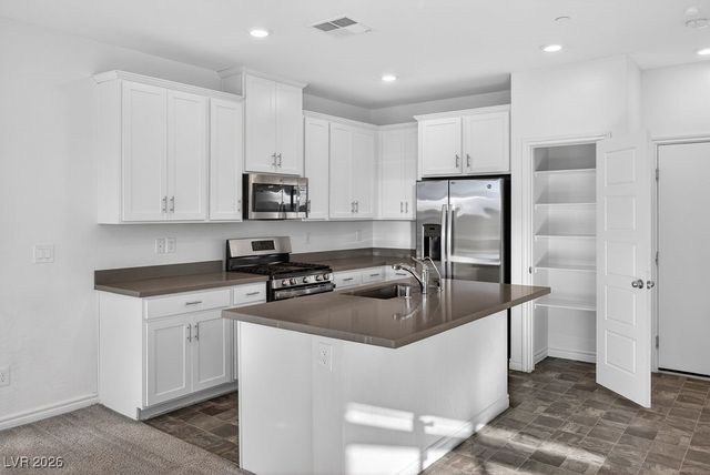 7336 North Decatur Boulevard 3, Las Vegas, NV 89131