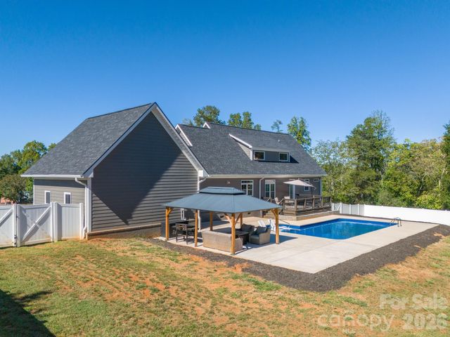 6 Leisure Circle, Granite Falls, NC 28630