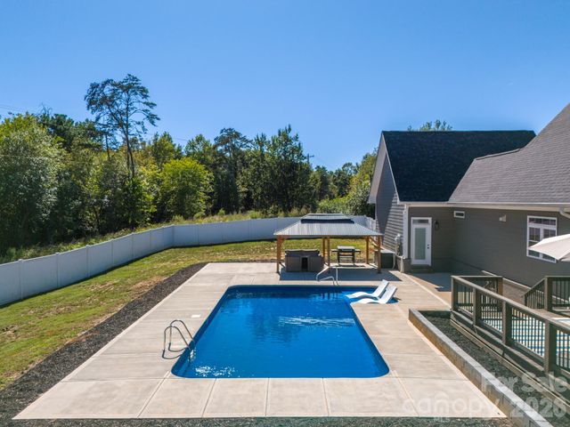 6 Leisure Circle, Granite Falls, NC 28630