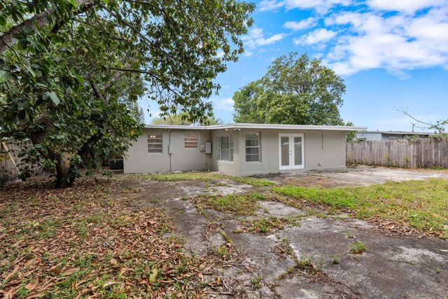 1134 NW 18th Avenue, Fort Lauderdale, FL 33311