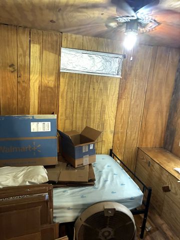 202 Pineview Rd, Linden, TN 37096