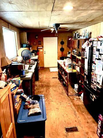 202 Pineview Rd, Linden, TN 37096