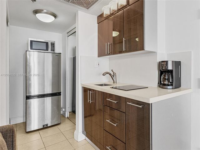 19201 Collins Avenue 1109, Sunny Isles Beach, FL 33160