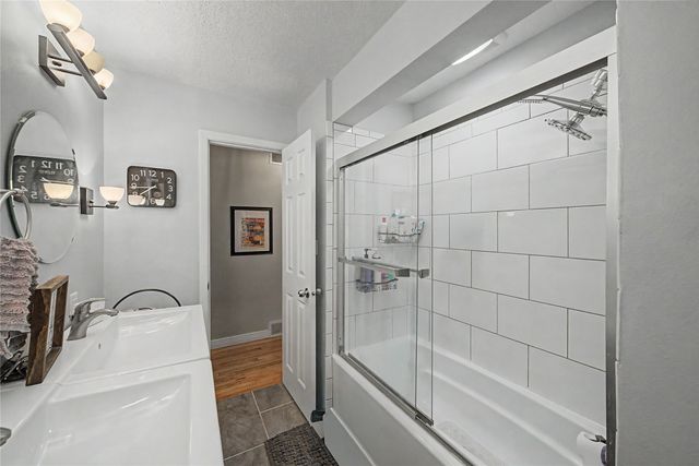 926 30th Street, West Des Moines, IA 50265