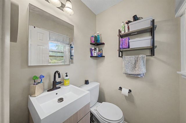 926 30th Street, West Des Moines, IA 50265