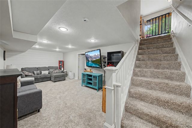 926 30th Street, West Des Moines, IA 50265