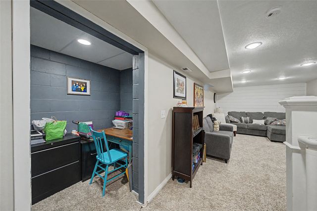 926 30th Street, West Des Moines, IA 50265