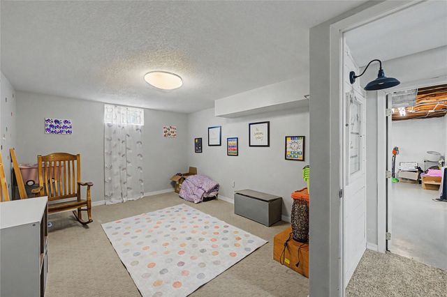 926 30th Street, West Des Moines, IA 50265