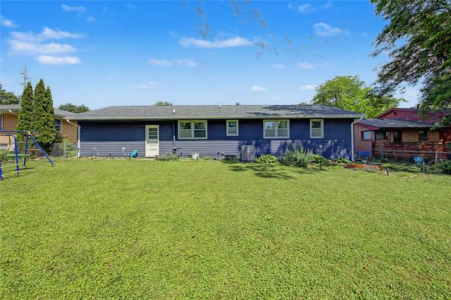 926 30th Street, West Des Moines, IA 50265