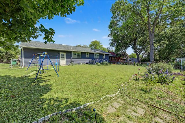926 30th Street, West Des Moines, IA 50265